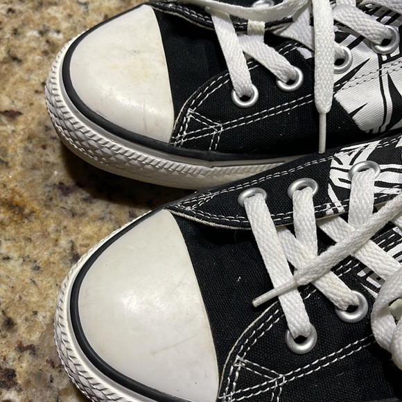 Converse - Picture 8 of 9